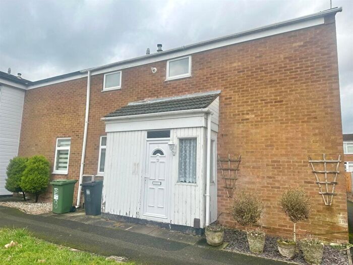 2 Bedroom Terraced House To Rent In Drayton Close, Redditch, B98