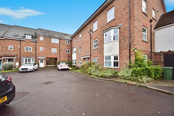 2 Bedroom Flat For Sale In Edelin Road, Maidstone, Kent, ME14