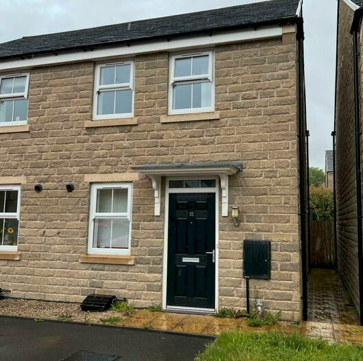 2 Bedroom End Of Terrace House To Rent In Garnetts Grove, Otley, West Yorkshire, LS21