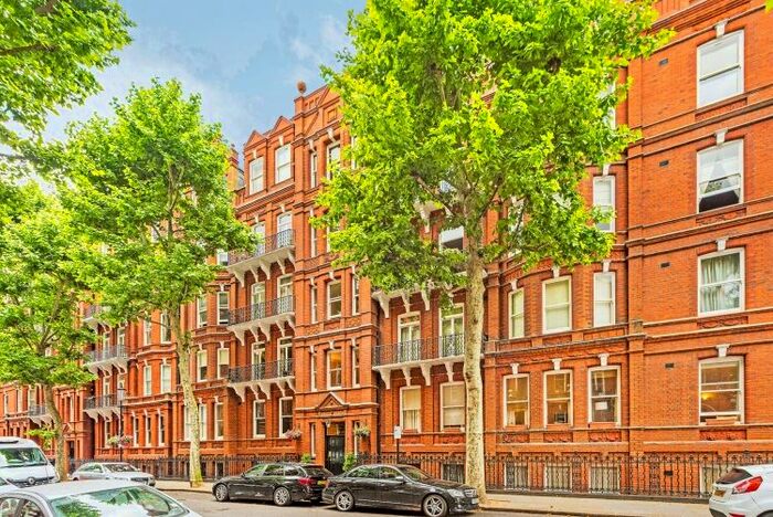 2 Bedroom Flat To Rent In Earl's Court Square, London, SW5