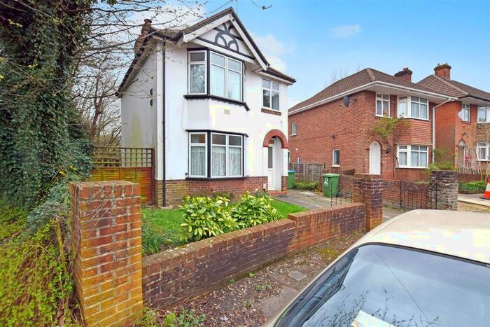 3 Bedroom Detached House To Rent In Rayners Gardens, Southampton, SO16