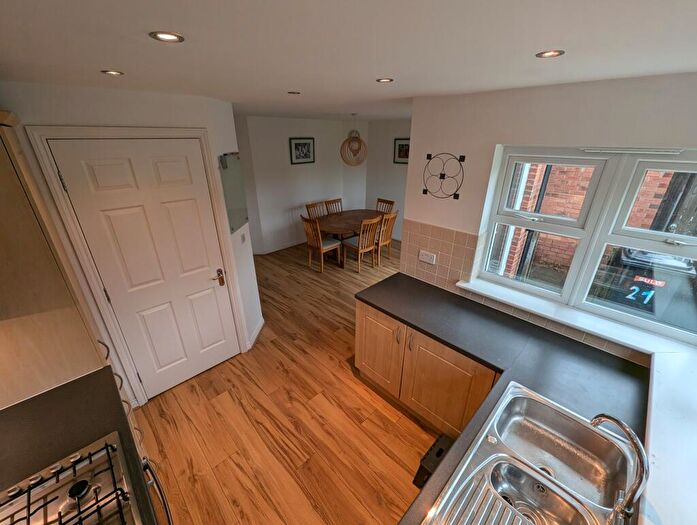 4 Bedroom House To Rent In Herons Court, Gilesgate, Durham, DH1