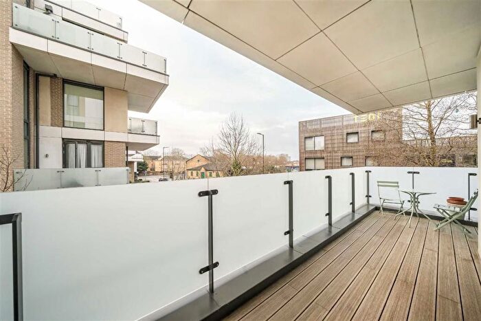 3 Bedroom Flat To Rent In Quebec Way, London, SE16