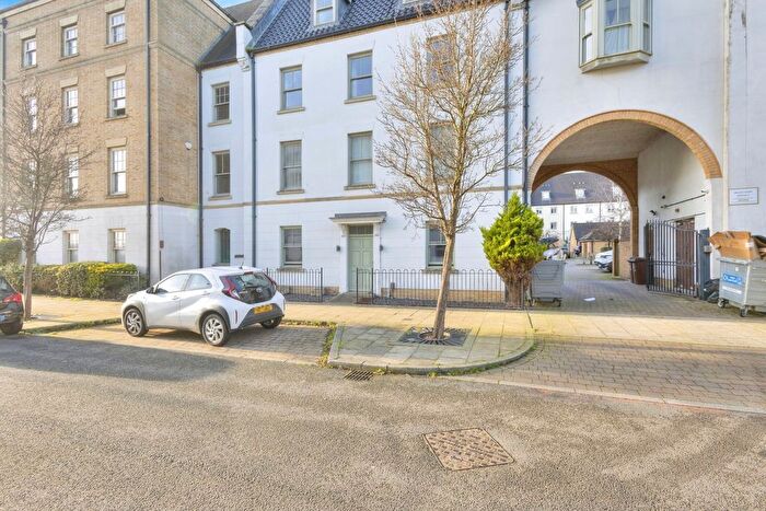 2 Bedroom Flat For Sale In Black Cat Street, Northampton, NN5