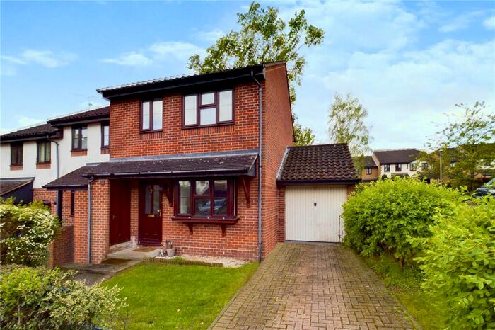 3 Bedroom End Of Terrace House To Rent In Horseshoe Crescent, Burghfield Common, Reading, Berkshire, RG7