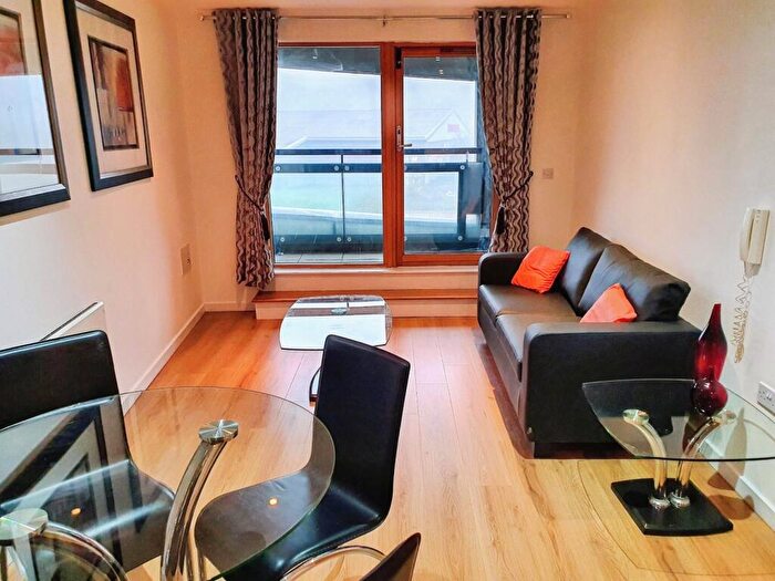 2 Bedroom Flat To Rent In Gateway South, Marsh Lane, Leeds, LS9