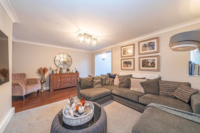 3 Bedroom House For Sale In Long Arrotts, Hemel Hempstead, HP1