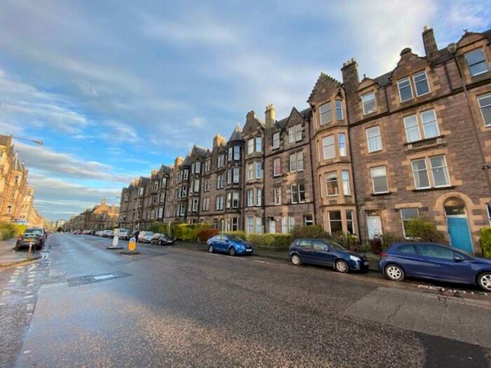 4 Bedroom Flat To Rent In Marchmont Road, Marchmont, Edinburgh, EH9