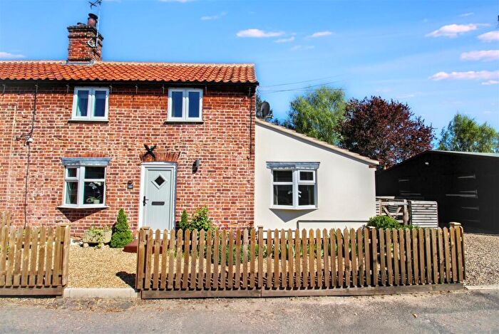 2 Bedroom Cottage For Sale In Halls Corner Lane, Hevingham, Norwich, NR10