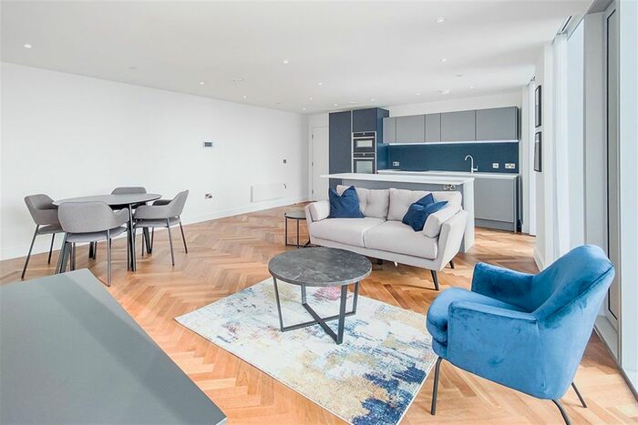 2 Bedroom Flat To Rent In East Tower, Owen Street, M15