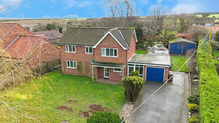 3 Bedroom Detached House For Sale In North Street, Roxby, Scunthorpe, DN15