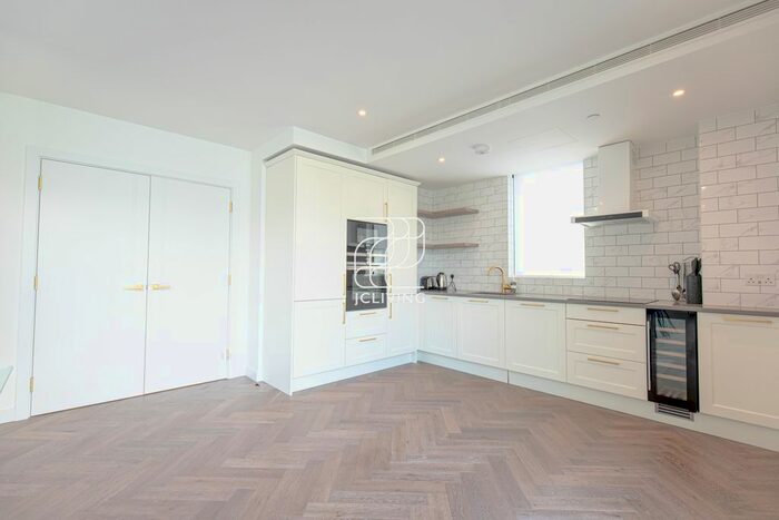 2 Bedroom Flat To Rent In London Docks, London, E1W