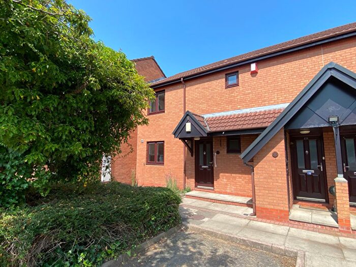 2 Bedroom Flat To Rent In Mill Lane, Stockport, SK6