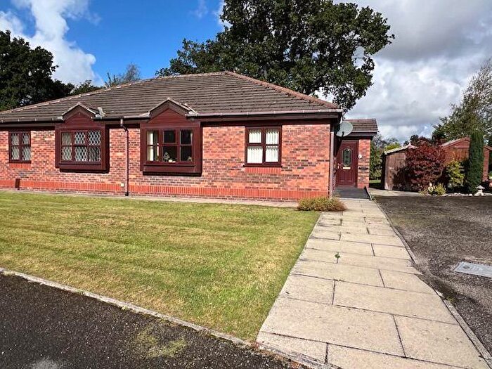 2 Bedroom Semi-Detached Bungalow For Sale In Crownlee, Penwortham, Preston, PR1
