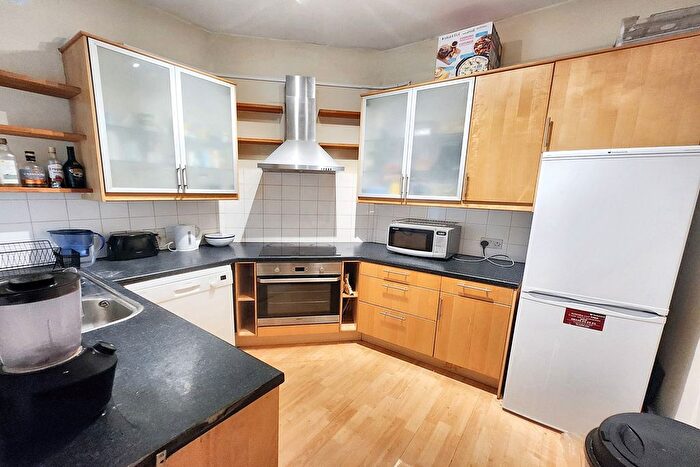 2 Bedroom Flat To Rent In Albert Mansions, Luxborough Street, Marylebone, London, W1U