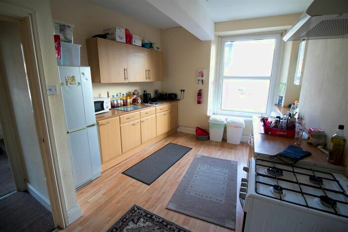 4 Bedroom Flat To Rent In Woodville Road, Cathays, Cardiff, CF24
