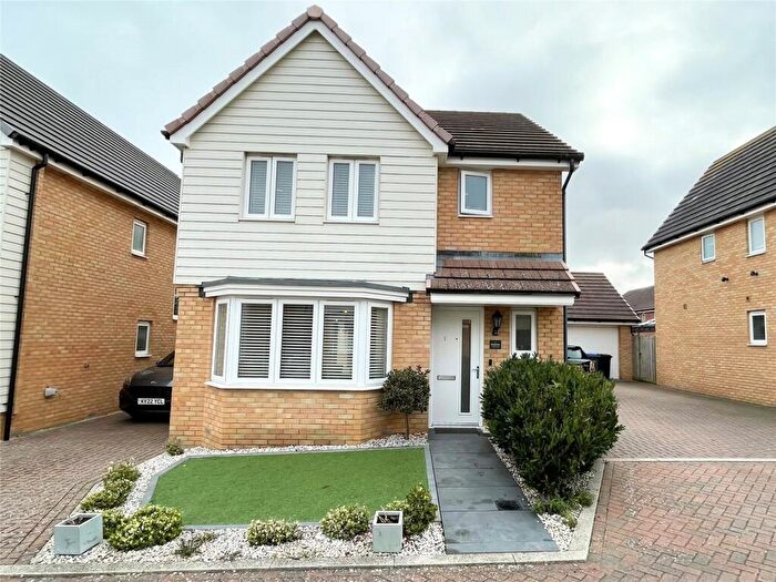 3 Bedroom Detached House To Rent In Sargent Close, Wick, Littlehampton, West Sussex, BN17