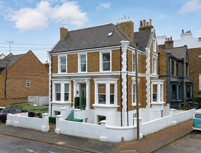 1 Bedroom Flat To Rent In Carlton Avenue, Ramsgate, CT11