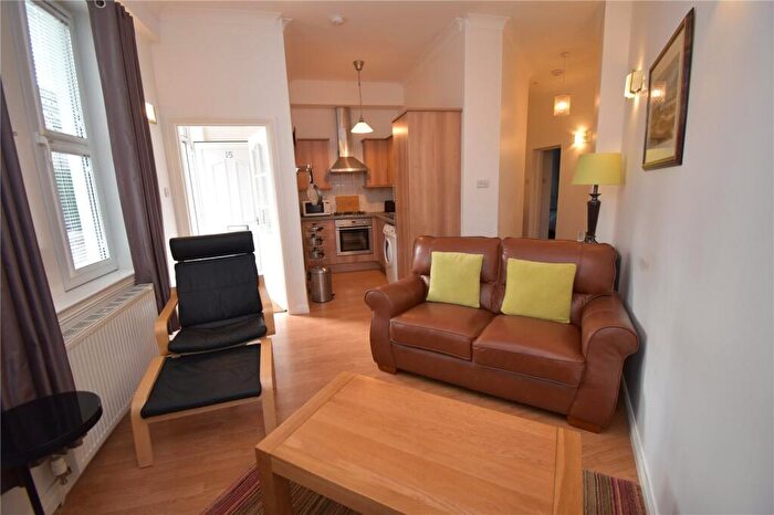 1 Bedroom Flat To Rent In Morningside Gardens, Edinburgh, EH10