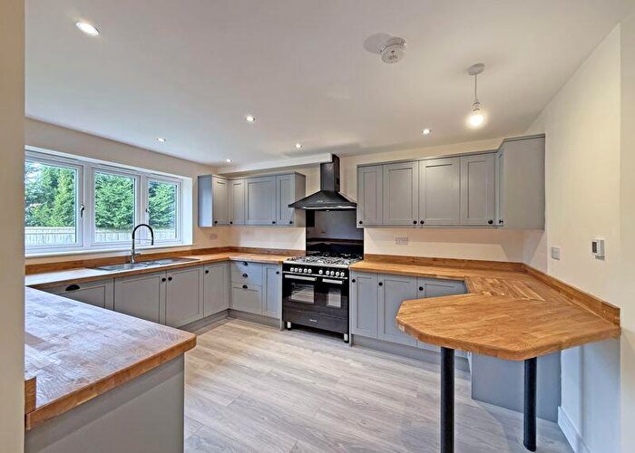 5 Bedroom Detached House For Sale In Castle Gardens, East Hanney, OX12