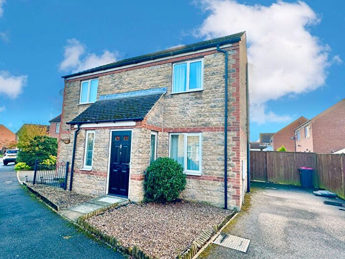 2 Bedroom Semi-Detached House For Sale In Kensington Close, Dinnington, Sheffield, S25