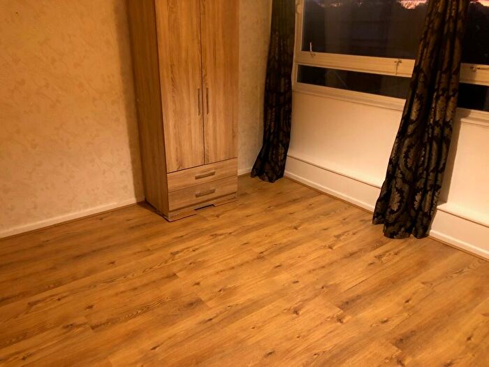 2 Bedroom Flat To Rent In Leith Towers, SM2