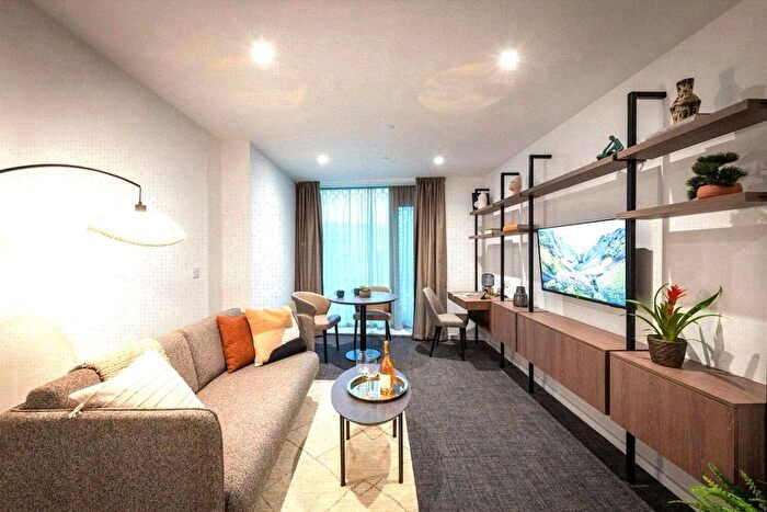 1 Bedroom Flat To Rent In Botanic Avenue, Manchester, Greater Manchester, M15