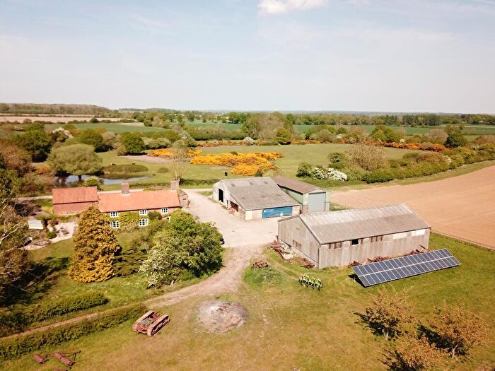 5 Bedroom Detached House For Sale In Harpers Green Farm, NR20