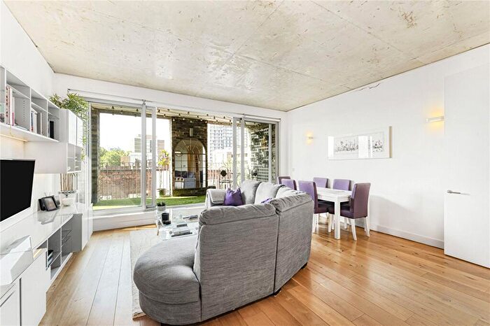 2 Bedroom Apartment To Rent In Whitmore Road, London, N1