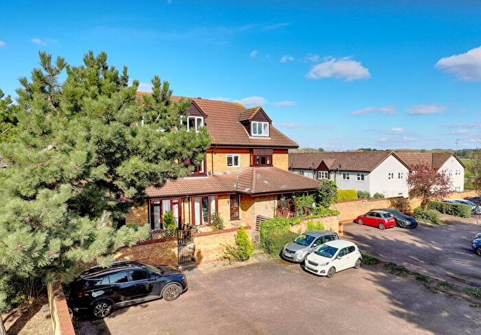 1 Bedroom Flat For Sale In Crouchfields, Chapmore End, SG12