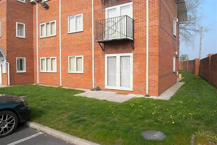2 Bedroom Flat To Rent In Oakleigh Court, Boston Avenue, Runcorn, WA7