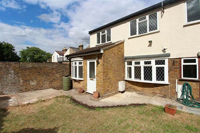 2 Bedroom House To Rent In Southend On Sea, SS1