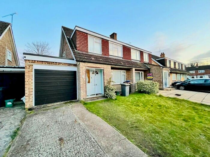 5 Bedroom Semi-Detached House To Rent In Nobles Way, Egham TW20