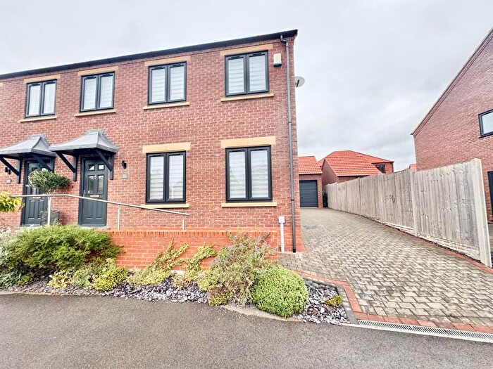 3 Bedroom Semi-Detached House To Rent In Buttercup Lane, Louth, LN11