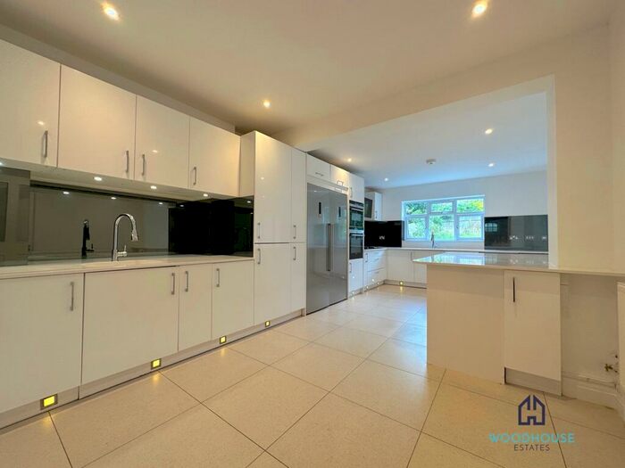 5 Bedroom Semi-Detached House To Rent In Gresham Avenue, London, N20