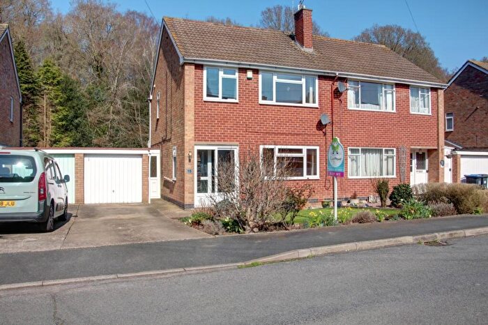 4 Bedroom Semi Detached House For Sale In Northvale Close, Kenilworth, Warwickshire, CV8