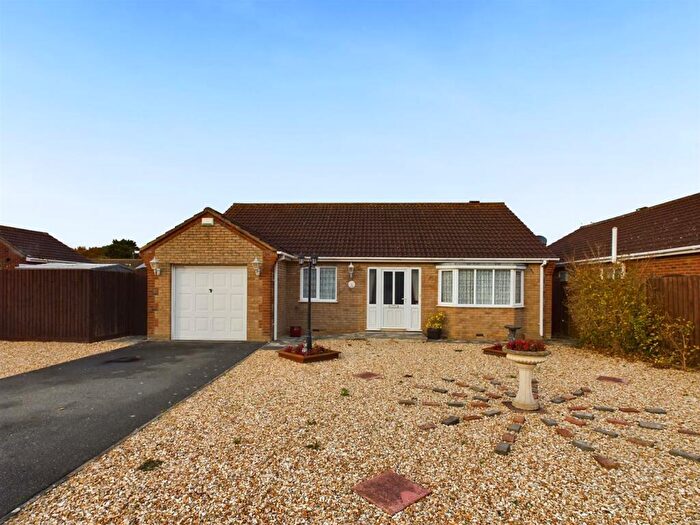 3 Bedroom Detached Bungalow For Sale In Campling Way, Trusthorpe, LN12