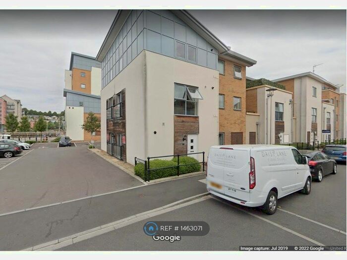 2 Bedroom Flat To Rent In Mizzen Court, Portishead, Bristol, BS20