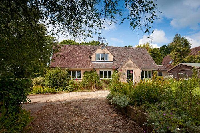 4 Bedroom Detached House For Sale In Shaftesbury Road, East Knoyle, SP3