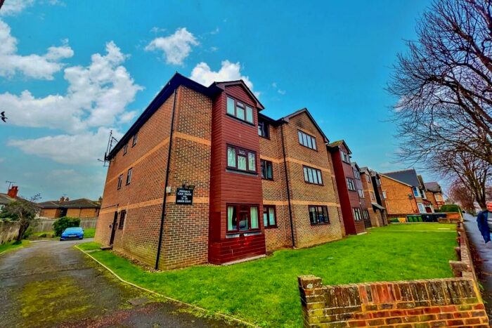 Flat To Rent In Linden Road, Bognor Regis, PO21