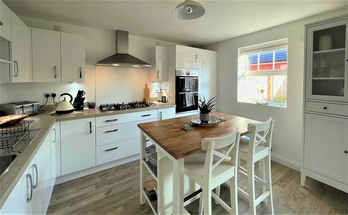 4 Bedroom Town House To Rent In Par Drive, Tiverton, EX16