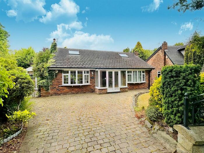 Houses for sale & to rent in WA15 8UD, Shay Lane, Hale Barns Altrincham