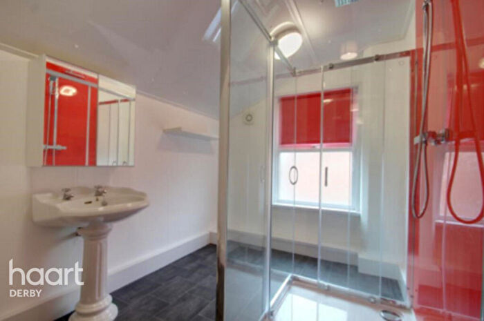 3 Bedroom End Of Terrace House To Rent In Oxford Street, Leicestershire, LE11