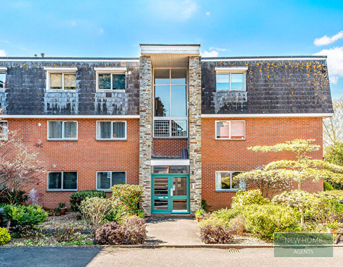 2 Bedroom Flat For Sale In Woodbury Court, Cranford Avenue, Exmouth, EX8