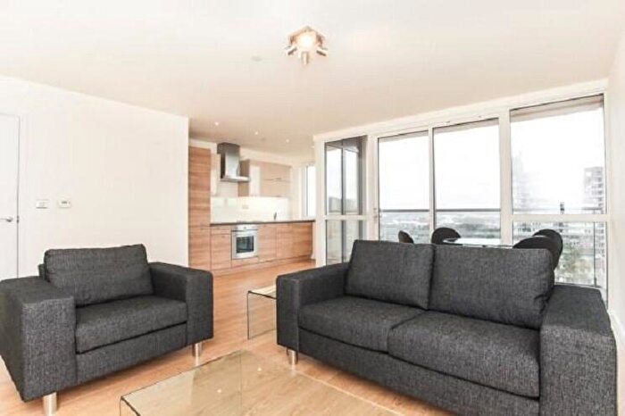 1 Bedroom Apartment To Rent In Panoramic Tower, Hay Currie Street, Poplar, London, E14