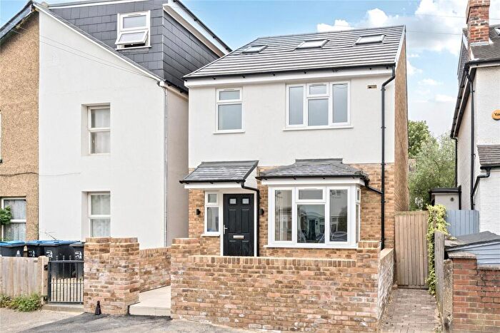 2 Bedroom Detached House For Sale In Pyne Road, Surbiton, KT6