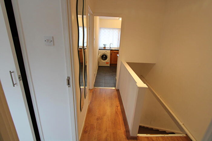 1 Bedroom Flat To Rent In Priestley Road, London, CR4