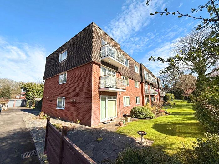 2 Bedroom Flat For Sale In Sandringham Court, Maple Road West, Brooklands, M23