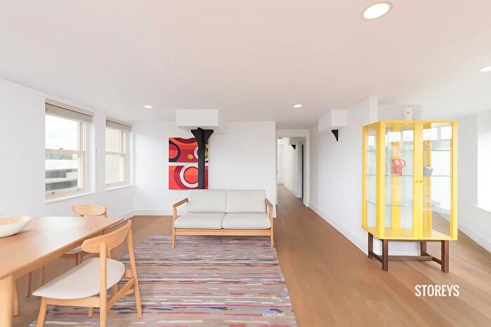 3 Bedroom Flat To Rent In Kingsland Road, Shoreditch, London, E2