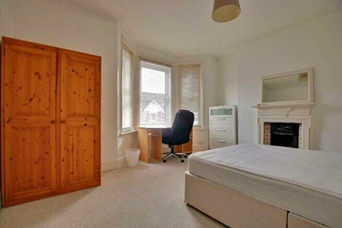 5 Bedroom Terraced House To Rent In Thackeray Road, Southampton, Hampshire, SO17